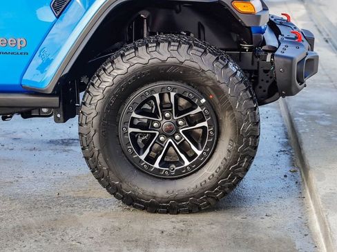 New 2025 Jeep Wrangler Unlimited Rubicon image 11