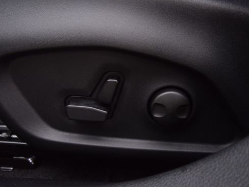 New 2026 Jeep Compass Limited image 30