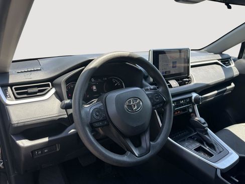 Used 2025 Toyota RAV4 XLE FWD image 11