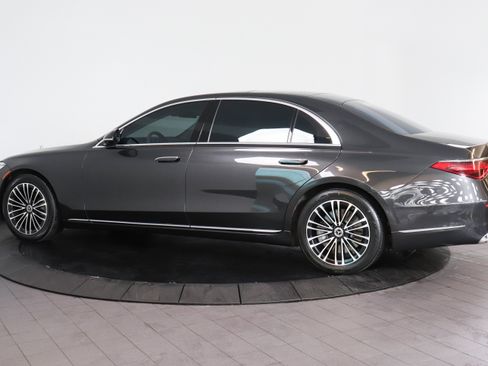 Used 2022 Mercedes-Benz S 580 4MATIC Sedan image 3