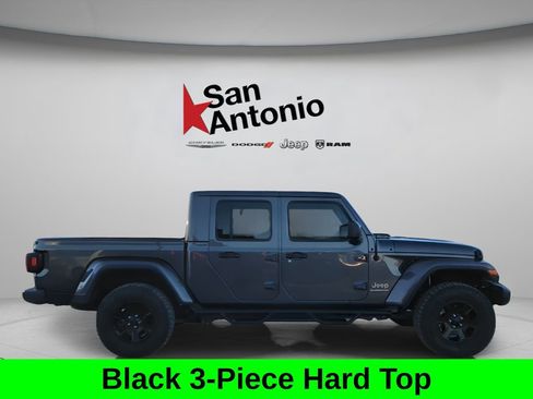 Certified 2022 Jeep Gladiator Overland w/ Popular Equipment Package AWD/4WD image 9
