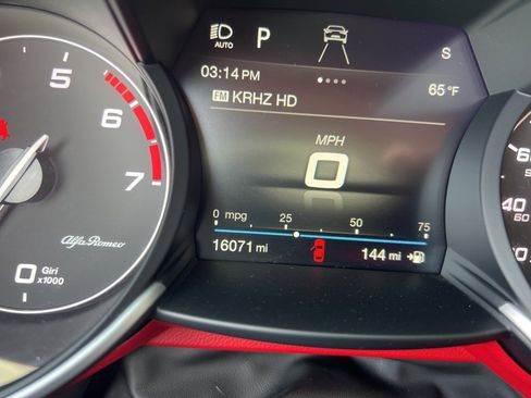 Used 2019 Alfa Romeo Giulia Ti Sport w/ Quick Order Package 22U Sport image 3