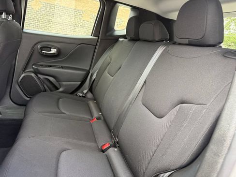 Used 2023 Jeep Renegade Latitude AWD/4WD image 25