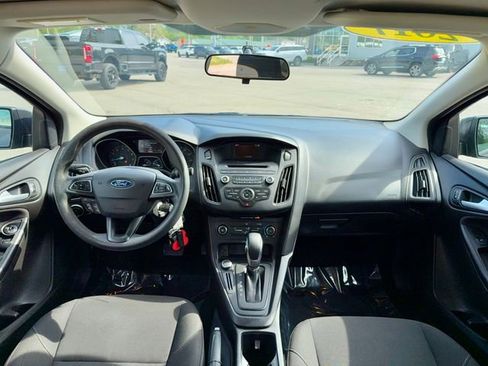 Used 2017 Ford Focus SE FWD image 13