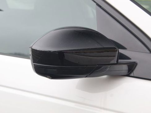 Used 2025 Land Rover Discovery Sport S image 14