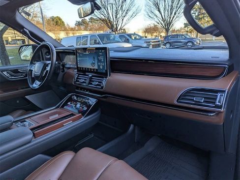 Used 2024 Lincoln Navigator L Reserve image 20