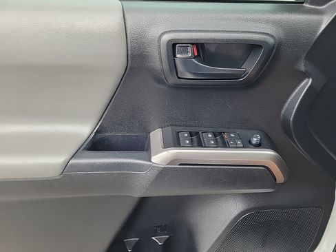 Used 2023 Toyota Tacoma SR image 40