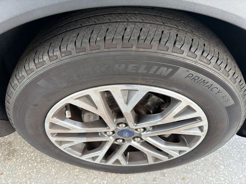 Used 2022 Ford Escape SEL FWD image 10