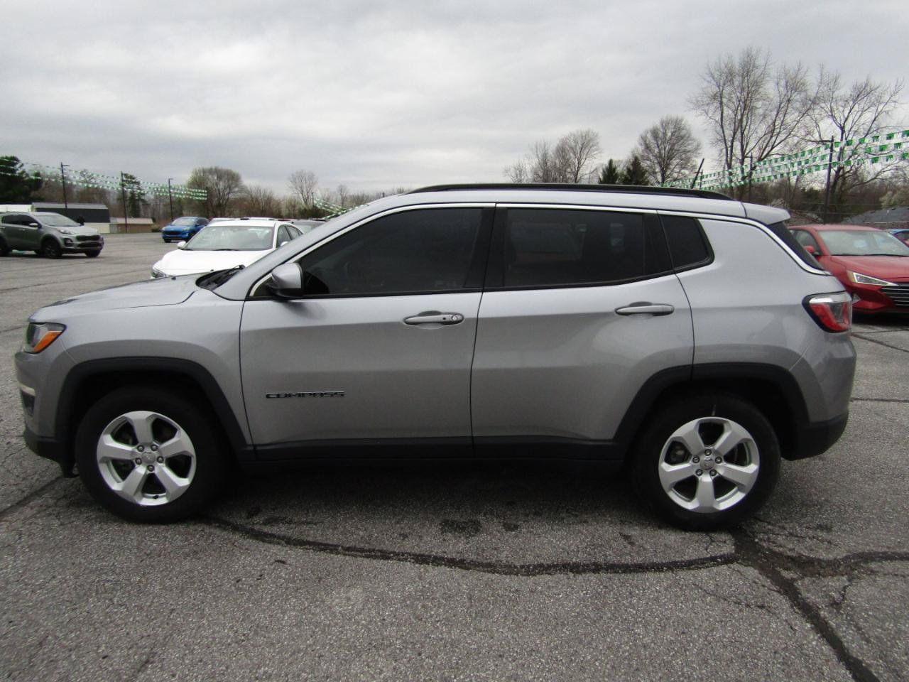 Used 2018 Jeep Compass Latitude w/ Popular Equipment Group FWD image 4