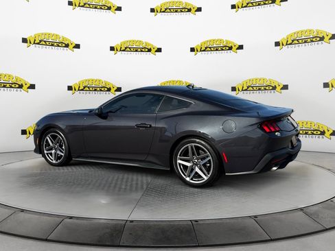 Used 2024 Ford Mustang Coupe image 3