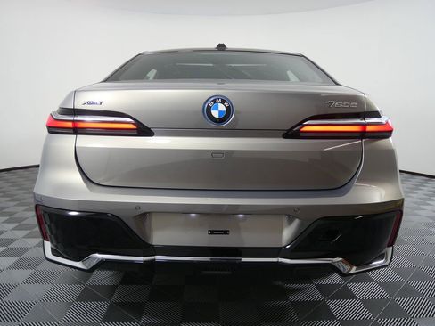 New 2026 BMW 750e xDrive w/ Executive Package image 4