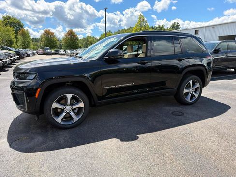 New 2026 Jeep Grand Cherokee Limited AWD/4WD image 4