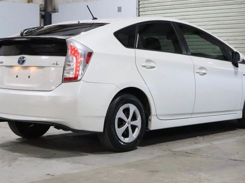 Used 2014 Toyota Prius Two image 5