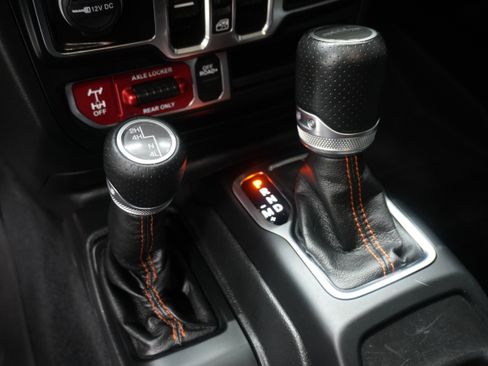Used 2022 Jeep Gladiator Mojave w/ LED Lighting Group AWD/4WD image 25