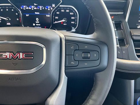 Used 2021 GMC Yukon SLT w/ SLT Premium Package AWD/4WD image 17