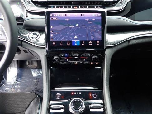 Used 2024 Jeep Grand Cherokee Trailhawk w/ Luxury Tech Group III AWD/4WD image 18