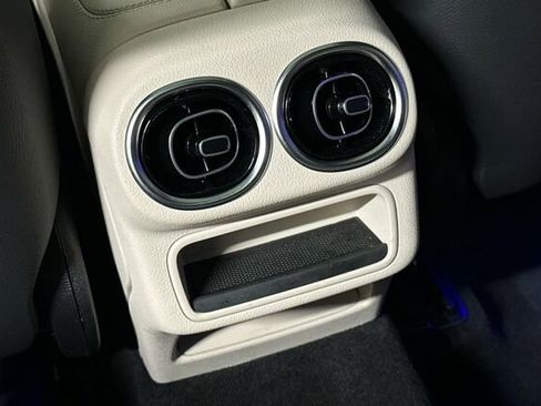 Used 2025 Mercedes-Benz GLC 300 GLC 300 image 15