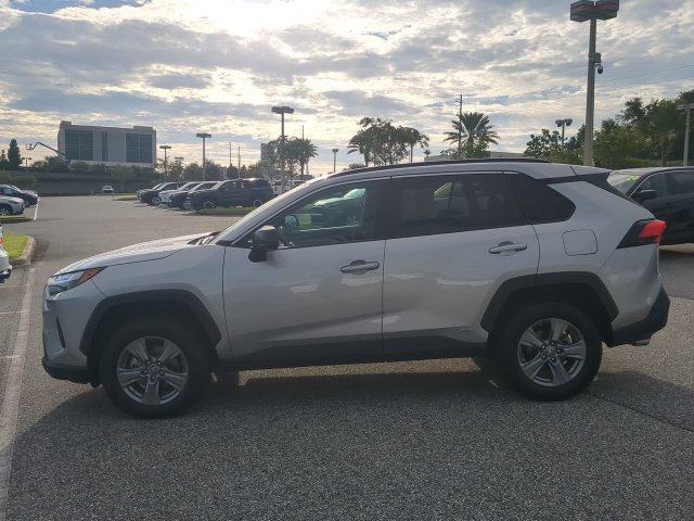 Certified 2024 Toyota RAV4 LE AWD/4WD image 7
