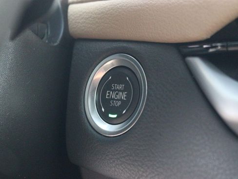 Used 2024 Cadillac XT4 Premium Luxury FWD image 29