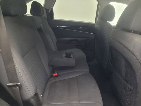Used 2019 Kia Sorento FWD image 19