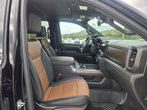 Used 2025 Chevrolet Silverado 3500 High Country w/ High Country Premium Package AWD/4WD image 10