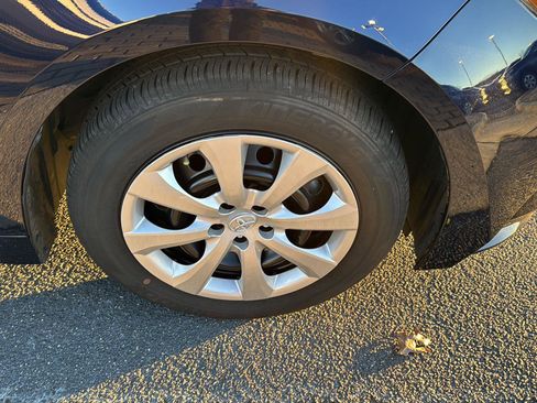 Certified 2023 Toyota Corolla LE image 32