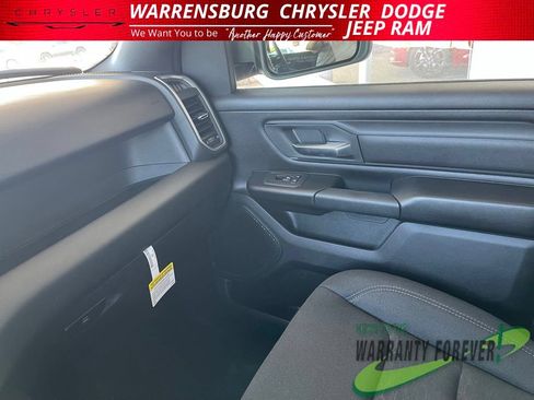 New 2026 RAM 1500 Express AWD/4WD image 15