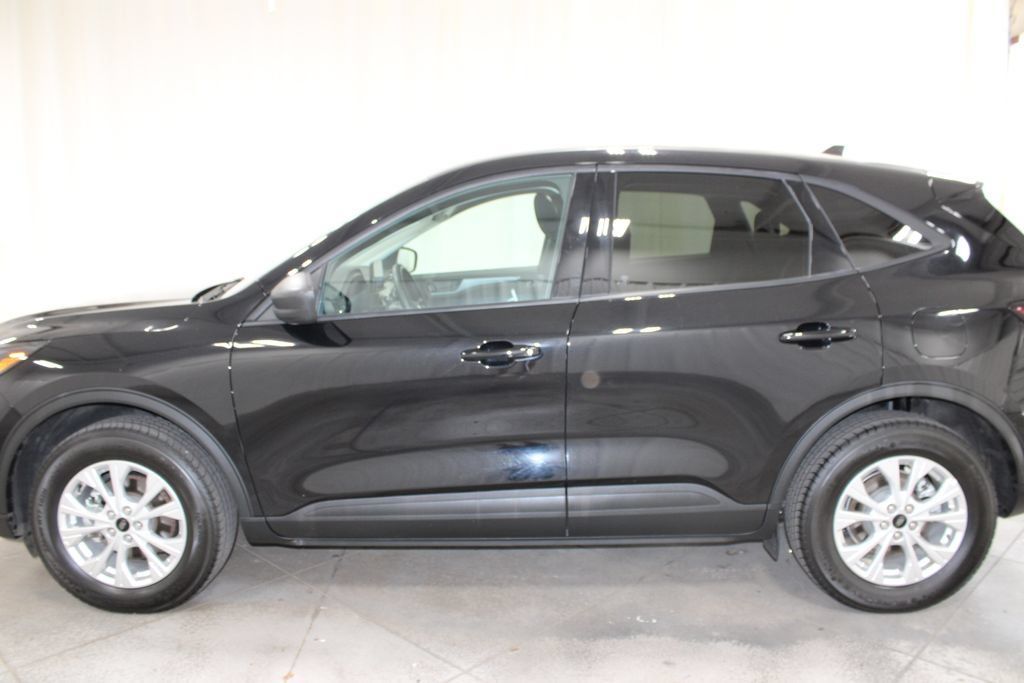 Used 2025 Ford Escape Active AWD/4WD image 6