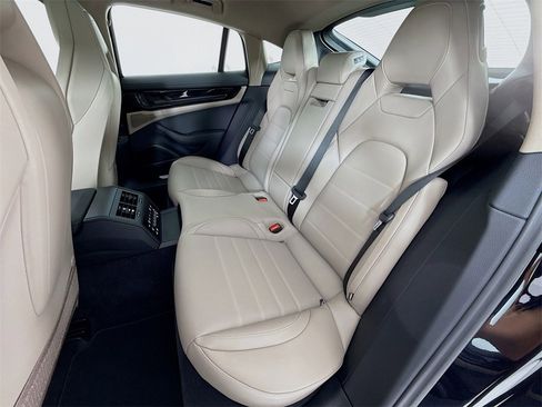 New 2026 Porsche Panamera image 24