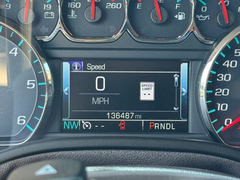 Used 2017 Chevrolet Suburban LT AWD/4WD image 11