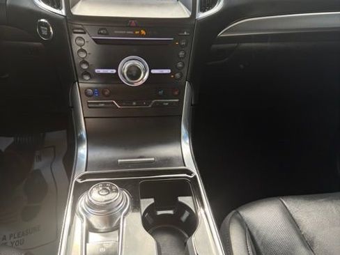 Used 2019 Ford Edge Titanium w/ Equipment Group 301A AWD/4WD image 24