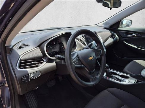 Used 2025 Chevrolet Malibu LT FWD image 9