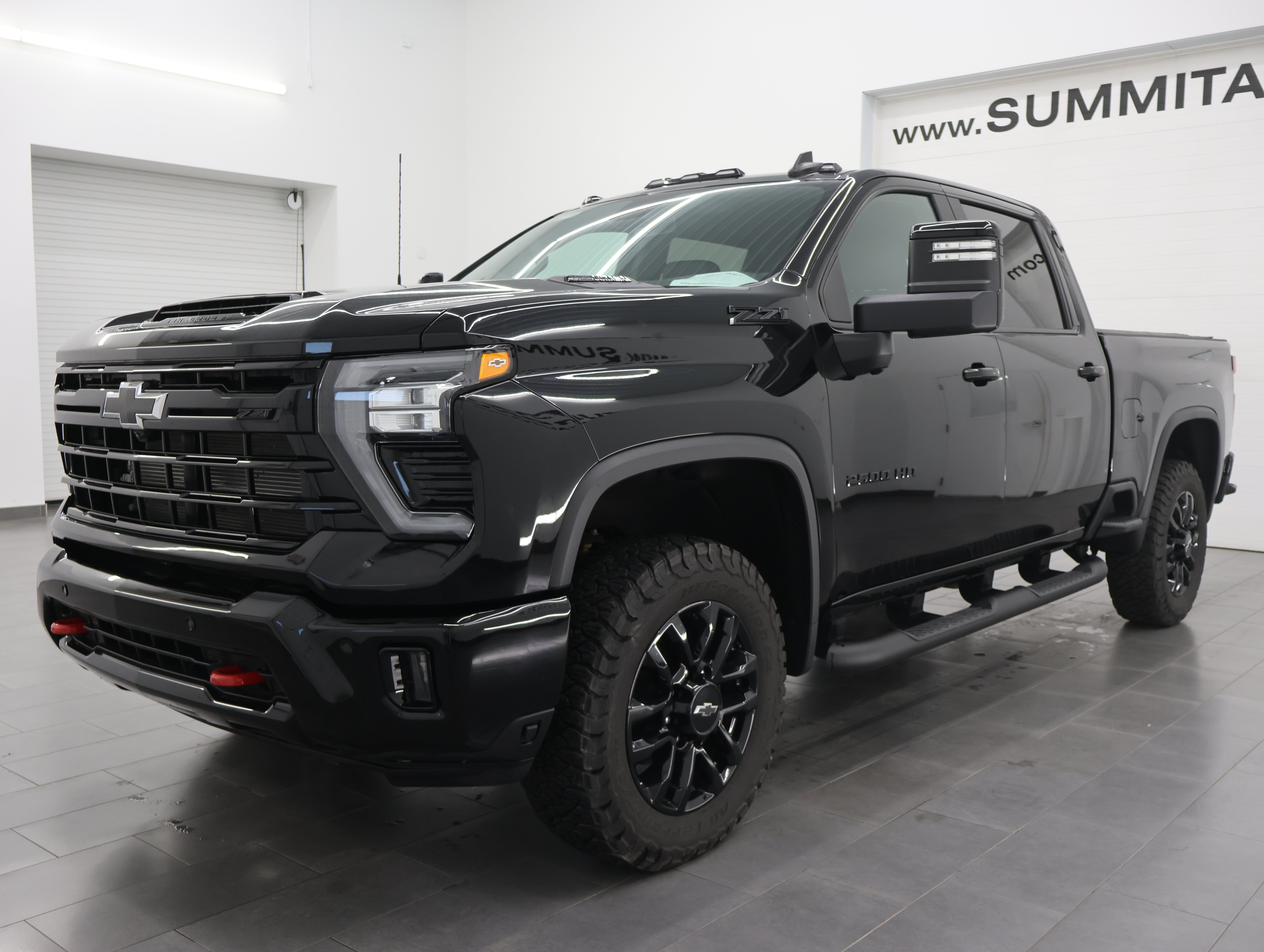 Used 2025 Chevrolet Silverado 2500 LT w/ Trail Boss Package AWD/4WD image 7