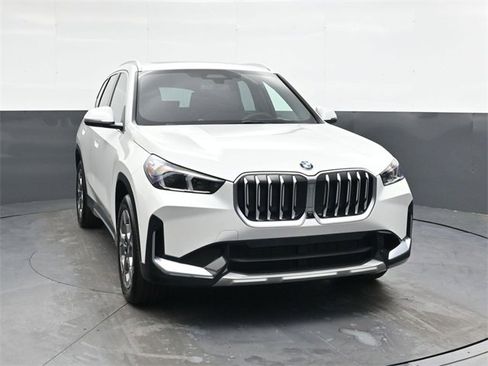 Used 2025 BMW X1 xDrive28i w/ Technology Package image 9