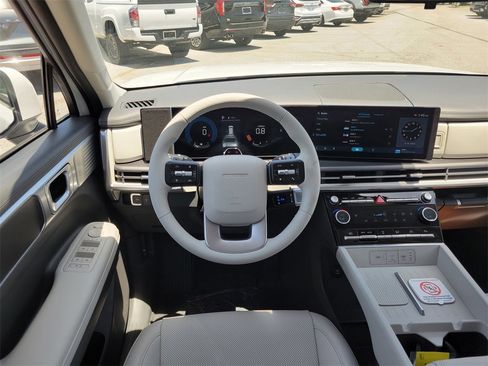 Certified 2025 Hyundai Santa Fe SEL image 29