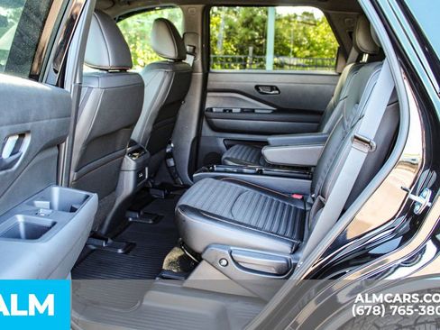 Used 2025 Nissan Pathfinder Rock Creek AWD/4WD image 17