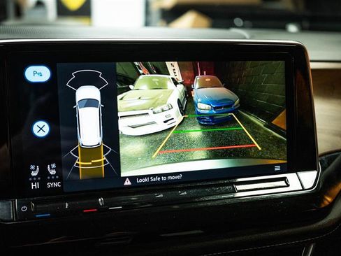 Used 2025 Volkswagen Atlas SE image 22