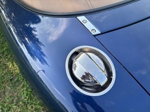 Used 2002 MAZDA MX-5 Miata RWD image 12