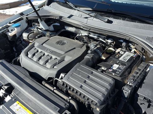 Used 2020 Volkswagen Tiguan SE R-Line image 10