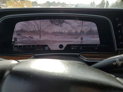 Used 2021 Cadillac Escalade ESV Premium Luxury image 11