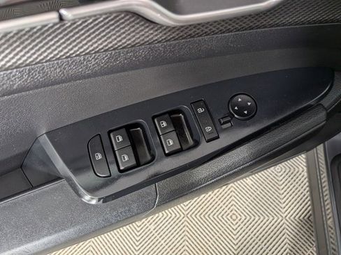 Used 2023 Kia Sportage LX image 15