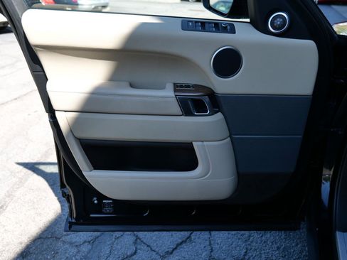 Used 2015 Land Rover Range Rover Sport HSE AWD/4WD image 12