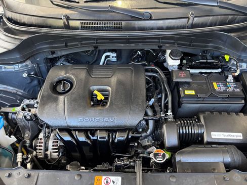 Used 2025 Kia Soul LX w/ LX Technology Package FWD image 32