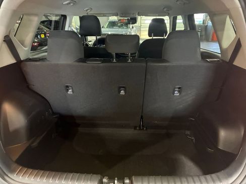 Used 2025 Kia Soul LX w/ LX Technology Package FWD image 25