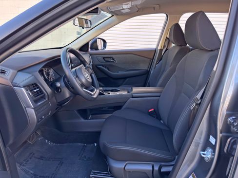 Used 2023 Nissan Rogue S FWD image 15