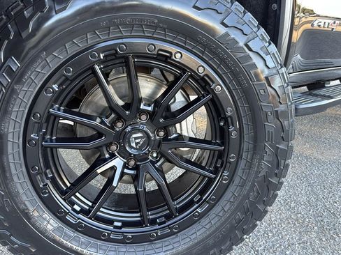 Used 2019 GMC Sierra 1500 AT4 w/ AT4 Premium Package image 8