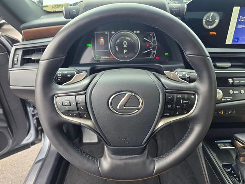 Used 2025 Lexus ES 300h w/ Premium Package image 14