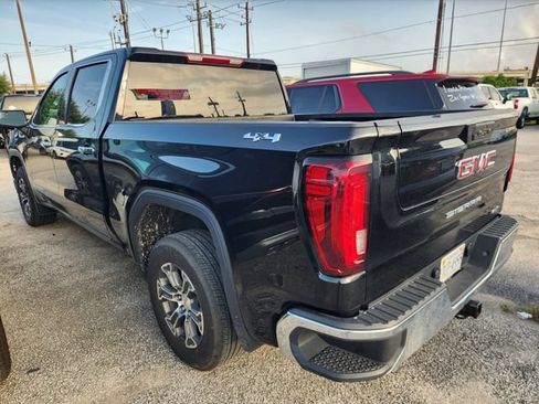 Used 2025 GMC Sierra 1500 SLT AWD/4WD image 3