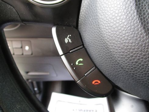 Used 2017 Kia Soul + FWD image 18