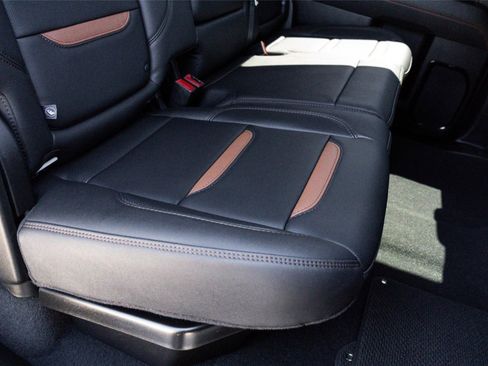 Used 2025 GMC Sierra 2500 AT4 w/ AT4 Premium Plus Package image 37